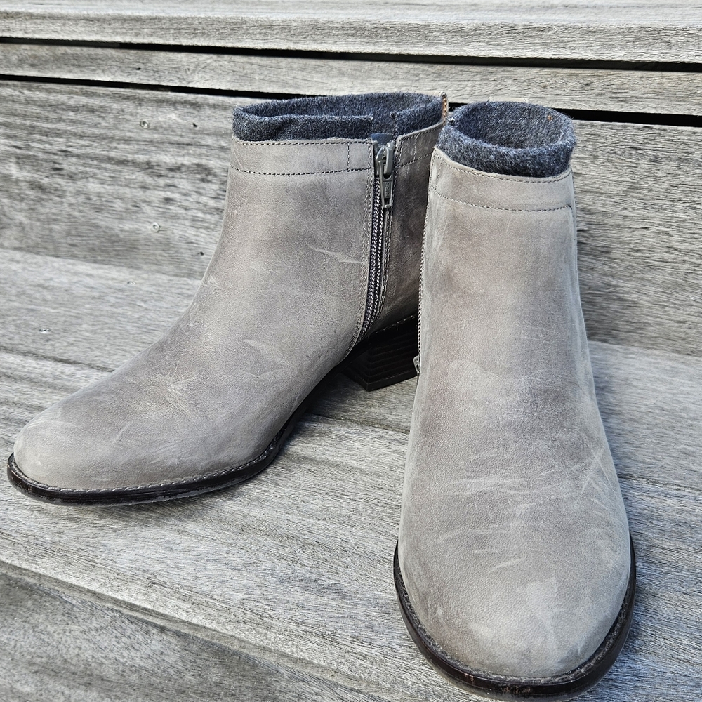Vionic Joslyn Ankle Boots Women's 7.5 Gray Suede Leather Weather Resistant